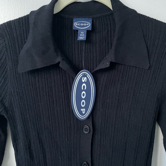 Scoop Collared Botton Up Knit - Picture 4 of 8